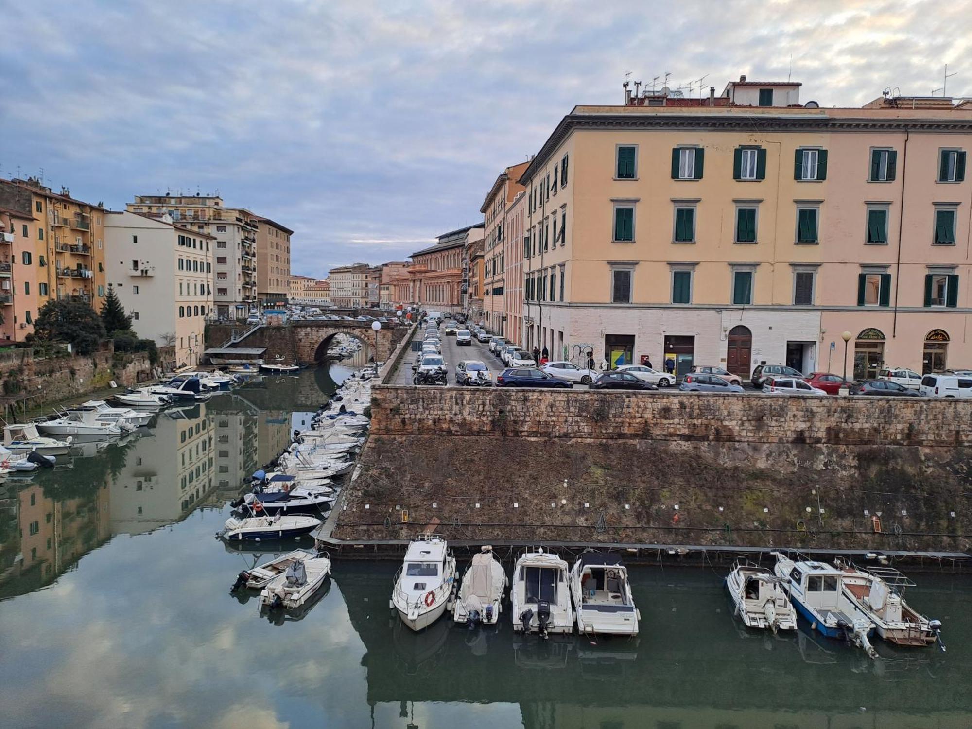 Giappone Inn Flat Livorno Exteriör bild